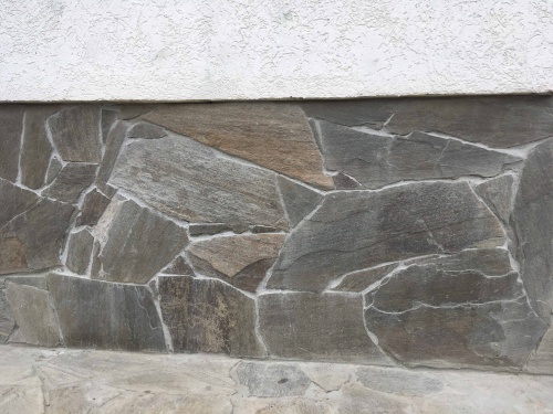 Плитняк златолит Уральский для цоколя, отмостки купить в Арамиле