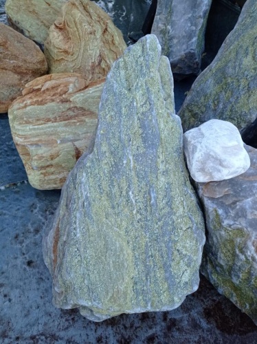 Златолит жёлтый, жёлто-зелёный глыбки и валуны для ланшафтного дизайна купить в Арамиле