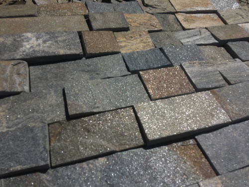 Плитка пилёная златолит Уральский для цоколя, отмостки купить в Арамиле