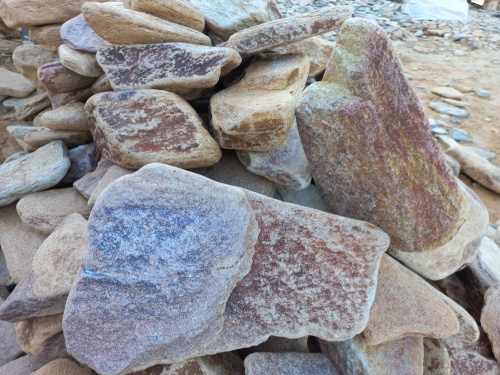 Златолит жёлтый, жёлто-зелёный глыбки и валуны для ланшафтного дизайна купить в Арамиле