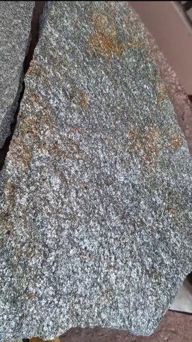 Плитняк златолит серебристый для цоколя, отмостки купить в Арамиле