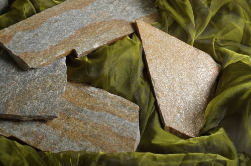 Плитняк златолит Уральский для цоколя, отмостки купить в Арамиле