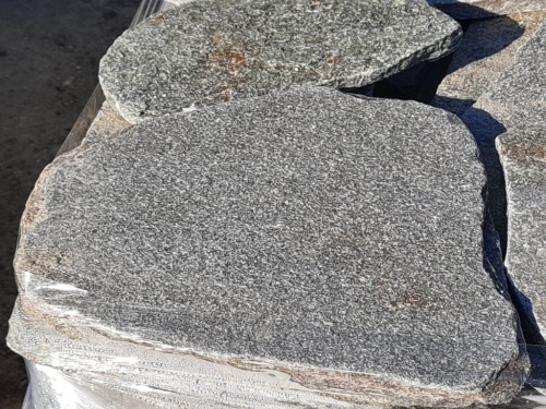 Златолит серебристый галтованный для лестниц купить в Арамиле