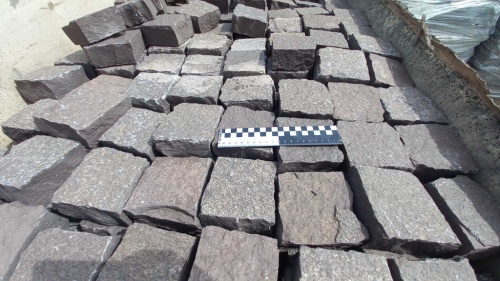 Лемезит колотая брусчатка 10 * 10 см. для парковки купить в Арамиле