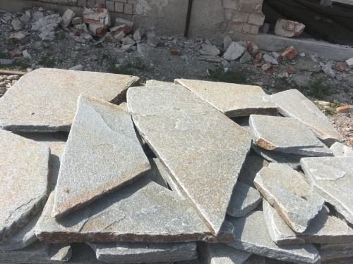 Златолит серебристый галтованный для лестниц купить в Арамиле